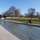 Con 145 hectáreas este parque es uno de los mejores espacios abiertos de Londres, y desde luego el más grande. Es el rincón perfecto para disfrutar de otra cara de la ciudad, más relajada, sin tráfico y totalmente verde. Puedes pasear, mont...