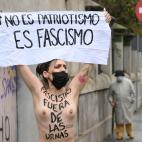 Protesta de Femen ante el colegio de Garriga (Vox)