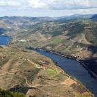Situado a 640 metros sobre el nivel del mar, este mirador se ubica en el lado norte del río Douro, en el corazón de la zona vinícola, a media hora al norte de Régua, subiendo por una carretera que atraviesa quintas y algunas pequeñas poblac...