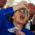 La canciller de Alemania repite por quinto año consecutivo como la mujer más poderosa del mundo según la lista Forbes.