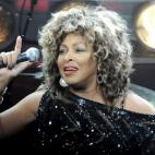 Pasar la noche en el karaoke con otros 'exiliados' en Suiza como Tina Turner