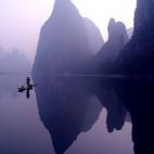 Un pescador en el río Li. Foto de Michael Sheridan.