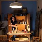 Lejla Selimovic, de 34 a&ntilde;os, restauradora de muebles, en su taller de Zenica, Bosnia y Herzegovina. &quot;En mi pa&iacute;s esta es una profesi&oacute;n inusual para una mujer, pero hasta ahora no he conocido a nadie que lo vea de un modo...