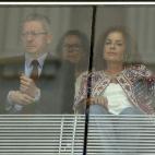Los exalcaldes Alberto Ruiz-Gallardón y Ana Botella siguen la investidura de Manuela Carmena en Madrid.