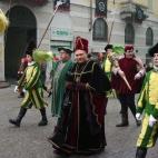 Fecha: del 25 al 28 febrero de 2017 Ivrea es una ciudad italiana ubicada en la provincia de Turín, en la región de Piamonte. Su carnaval data de 1808, por lo que se considera una de las fiestas más antiguas. Se trata de un carnaval muy pecu...