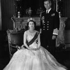 Isabel II y Felipe de Edimburgo tras la coronación de la reina en 1953.