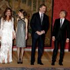 En la recepci&oacute;n oficial en el Palacio de El Pardo en honor al presidente de Argentina, Mauricio Macri, y su esposa, Juliana Awada.