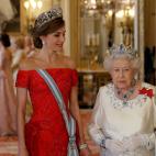 Con la reina Isabel II, en la gala de honor celebrada en el palacio de Buckingham durante su visita oficial al Reino Unido.