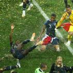 Los jugadores de la Selecci&oacute;n de Francia Ousmame Dembele, Presnel Kimpembe y Alphonse Aerola celebran su victoria en la Copa del Mundo 2018 en Mosc&uacute;.
