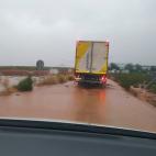 Las fuertes precipitaciones registradas en las &uacute;ltimas horas han cortado el tr&aacute;fico en numerosas carreteras del sur de la provincia de Badajoz, especialmente en Almendralejo.