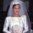 Lina Morgan vestida de novia en la serie de televisión Compuesta y sin novio 

