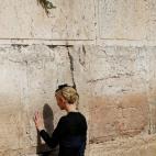 Como Melania Trump, Ivanka ha rezado en el Muro de las Lamentaciones.