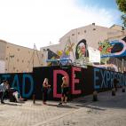El arte urbano est&aacute; presente en cada muro y edificio del barrio.