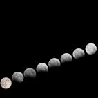 Una serie fotográfica del eclipse de luna tomada desde Cachemira, en India