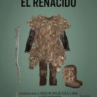 El director de El renacido Alejando González Iñárritu tenía tanto interés en que los trajes fueran lo más realistas posibles que contrató a una persona para que aplicase grasa artificial de oso a la ropa. Así era como los tramperos origi...