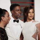 El presentador de la gala de los Oscar, Chris Rock, con Megalyn Echikunwoke y su madre Rosalie Rock