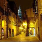 Es una de las calles m&aacute;s emblem&aacute;ticas de Santiago de Compostela. Un lugar que no vas a poder dejar de conocer, y que se encuentra en el casco antiguo. Hay una gran cantidad de monumentos y edificios de gran importancia para la...
