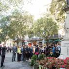 El presidente de la Generalitat, Quim Torra(c), encabeza la ofrenda floral del Govern al monumento a Rafael Casanova en Barcelona con motivo de la celebraci&oacute;n de la Diada 2018
