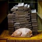 Un pollo de 2,4 kg cuesta 14.600.000 bol&iacute;vares, unos 51,41 euros.