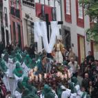 Viernes Santo, Procesión del Santo Entierro, imágenes de La Magdalena y el Ángel de la Resurrección (calle Pérez de Brito)