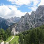 Según los afortunados que lo han visitado, el parque es "una maravilla natural en los Alpes Julianos". La formación natural hace frontera con Austria e Italia y es uno de los parques más antiguos de Europa. Además, en el Parque hay siete lag...