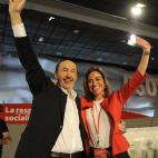 Junto a Alfredo P&eacute;rez Rubalcaba, en una conferencia del partido socialista en Sevilla.