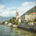 El peque&ntilde;o pueblo fortificado de Kotor, situado en una preciosa bah&iacute;a de Montenegro, es una de esas sorpresas desconocidas que esconde la infravalorada Europa del Este. Tal vez esto sea una gran ventaja, ya que puedes desaparecer d...