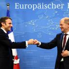 Emmanuel Macron y Olaf Scholz, el pasado 17 de diciembre, en Bruselas.&nbsp;