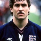 Selección: Inglaterra (1986) Nivel del bigote: Densidad: Equilibrio: Estilo: Conjunto de la obra: Prueba a colocar el dedo en la foto y tapar el bigote del jugador. No parece que lo lleva, ¿v...