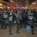 La Policía trata de disolver la concentración en Valencia