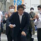El ex primer ministro de Japón, Shinzo Abe, minutos antes de sufrir el atentado.