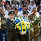 Ofrenda floral a los ca&iacute;dos por Ucrania en Le&oacute;polis