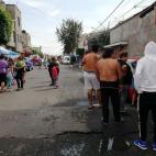Ciudadanos salen a la calle tras el terremoto de más de 7 grados en la Escala Richter al sur de México