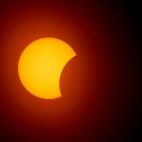 El comienzo del eclipse solar en Fort Worth, Texas (EEUU)