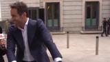 Teodoro García Egea reaparece en bicicleta por las inmediaciones del Congreso