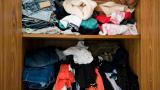 Una psicóloga describe con crudeza el miedo que se esconde detrás de un armario lleno de ropa que no usas