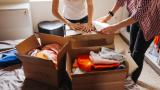 Las donaciones de ropa se convierten en una lacra para algunos centros de reciclaje: "Esto no es un regalo"