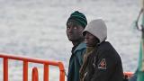 El Gobierno realizará el sábado el segundo traslado a la Península de menores migrantes, con un grupo de cinco malienses