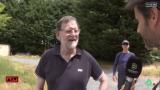 Preguntan a Rajoy, en medio del Camino de Santiago, por todo lo del PSOE y da la respuesta más Rajoy posible