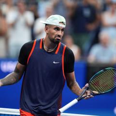 El tenista Kyrgios se declara culpable de agredir a su exnovia ante un tribunal australiano