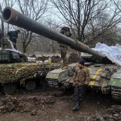 ¿Cuánto paga Rusia por cada tanque Leopard y Abrams destruido?