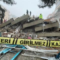 España activa el envío de ayuda a Turquía y Siria tras el devastador terremoto