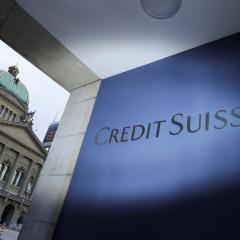 Europa abre con pérdidas de más del 1 % tras el rescate de Credit Suisse