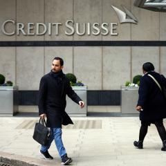Tras el rescate, la tijera: riesgo de recorte de miles de empleos en Credit Suisse
