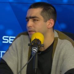 Le preguntan a este actor si la derecha se ha hecho con el punk y acaba siendo durísimo con Ayuso