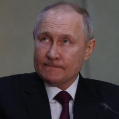 Lo que no puede hacer Putin desde que el Tribunal Penal Internacional lo acusó de crímenes de guerra