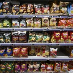 Exigen la retirada inmediata de estos snacks populares y piden no consumir: sólo un supermercado reacciona a tiempo
