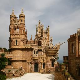 La iglesia más pequeña del mundo es española y solo cabe el cura