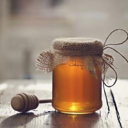El sencillo truco para diferenciar miel pura de miel falsa