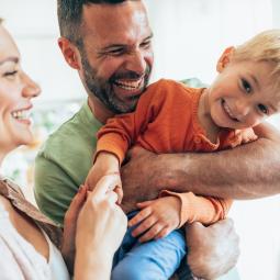La ciencia aclara de cuál de los dos padres obtienen los niños su inteligencia